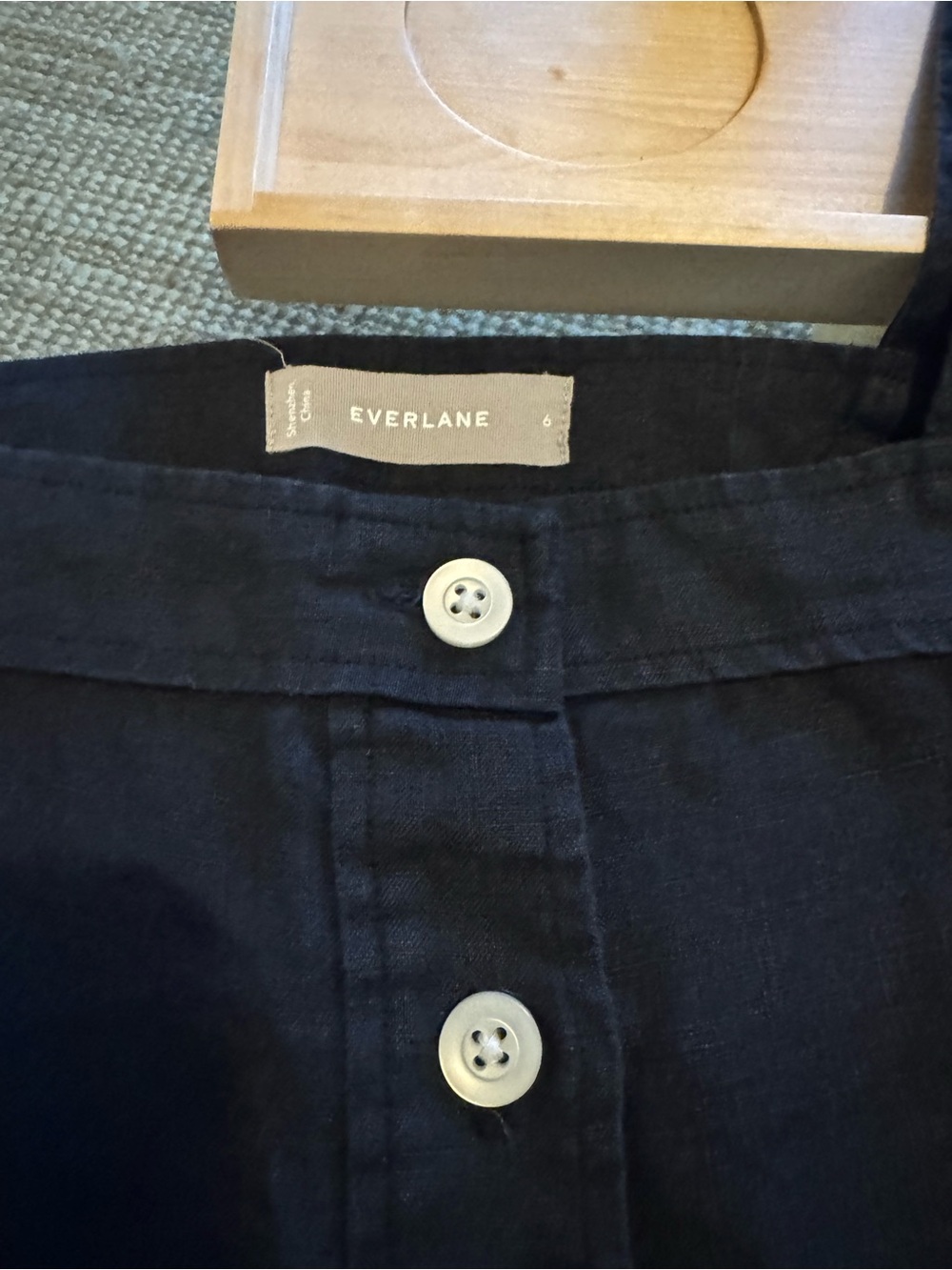 Everlane black linen picnic top - Picture 2 of 2